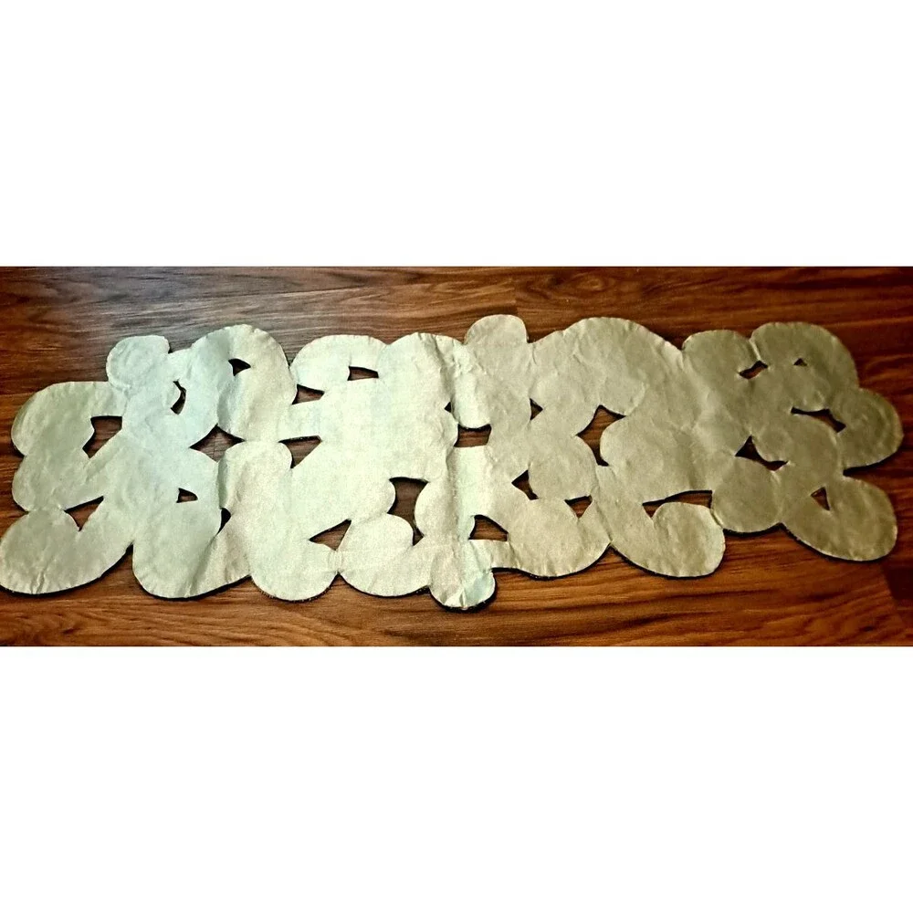 Gold Silver Table Runner Pier 1 Beaded Sequins Swirl Elegant Whimsical 13x34